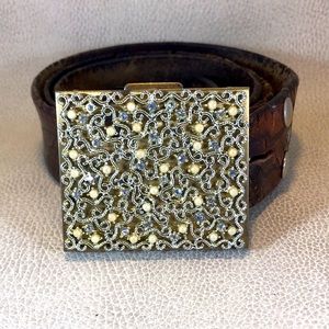 Vintage Belt Buckle Compact